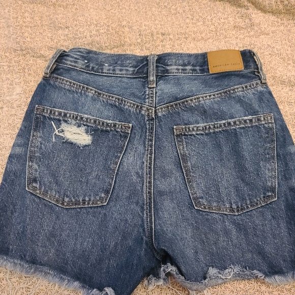 American Eagle 90's Boyfriend Short - Picture 2 of 3